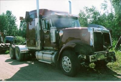 International 9900i Sleeper