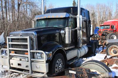 International 9900i Sleeper