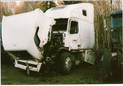 Volvo VNL630 Sleeper