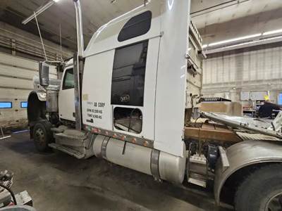 Western Star 4900FA Sleeper for a 2011 Western Star 4900 FA