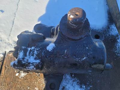 TRW/ROSS TAS65 Steering Gear / Rack for a 2007 Kenworth T800