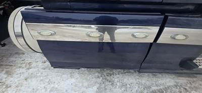 Volvo VNL Right Tank Fairing