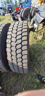 Freightliner Cascadia 125 Tire