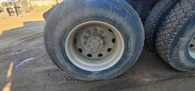 Kenworth T800 Tire