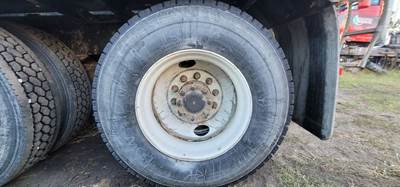 Kenworth T800 Tire