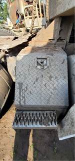 Freightliner Cascadia 125 Tool Box