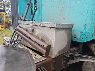 Freightliner Columbia 120 Tool Box