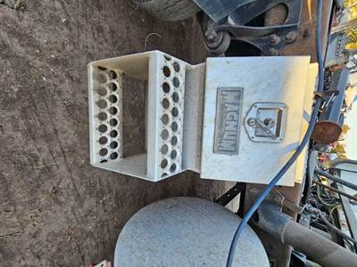 International 8600 Tool Box