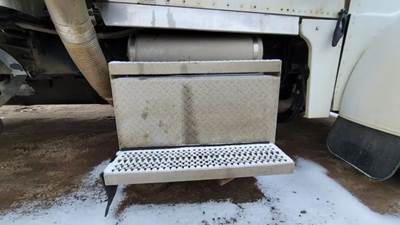Peterbilt 379 Tool Box