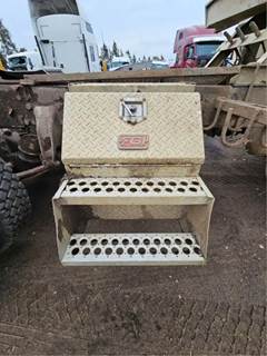 Western Star 4900SA Tool Box for a 2006 Western Star 4900 SA