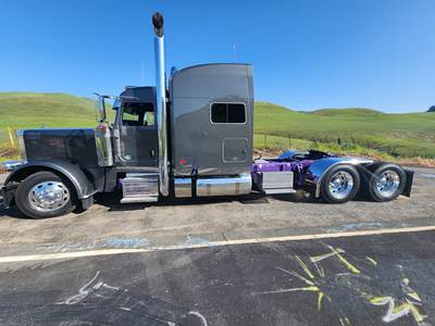 2023 Peterbilt 389 EXHD Sleeper Semi Truck