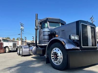 Peterbilt 359 Day Cab Truck - Caterpillar 400HP, 13 Speed Manual