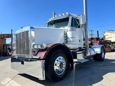 Peterbilt 379 Single Axle Day Cab Truck - Caterpillar 425HP, 10 Speed Manual