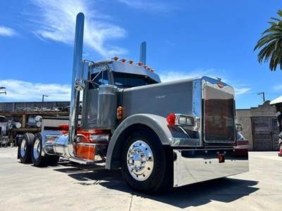 Peterbilt 379EXHD Day Cab Truck - Caterpillar 425HP, 13 Speed Manual