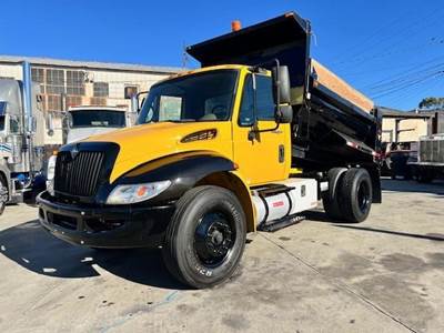 International DuraStar 4300 Single Axle Dump Truck - 210HP, Automatic