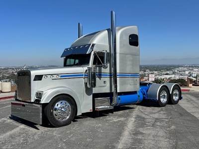 Freightliner FLD132 Classic XL Sleeper Semi Truck - Raised Roof Sleeper, Detroit 500HP, Super 10 Speed Manual