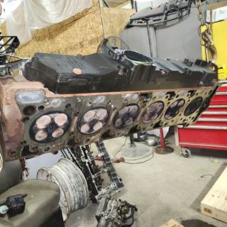 2017 Freightliner Cascadia 125 Engine Head Assembly