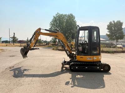 2019 LiuGong 9035E ZTS Mini Excavator - Bucket & Thumb