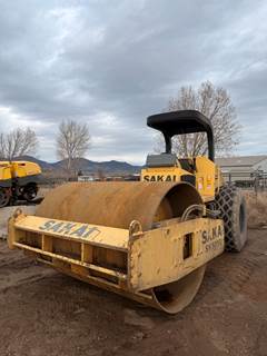 2010 Sakai SV505D Smooth Drum Ride-On Roller Compactor