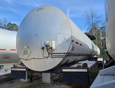 Etnyre Tandem Axle Mild Steel Asphalt / Hot Oil Tank Trailer - Air Ride, Fixed Axle