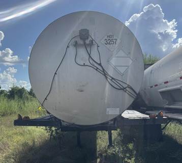 1993 Etnyre 7,000 gal insulated steel