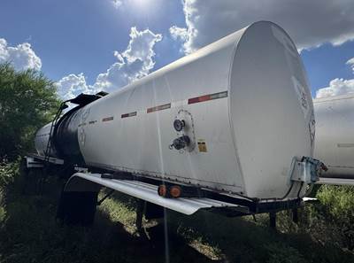 Fruehauf Tandem Axle Mild Steel Asphalt / Hot Oil Tank Trailer - Spring, Fixed Axle