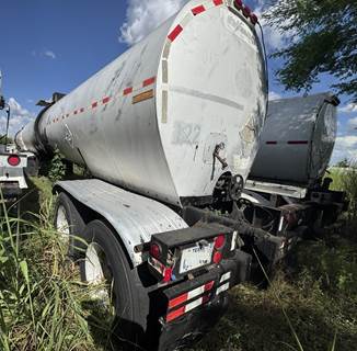 1987 Fruehauf 7,000 gal insulated steel
