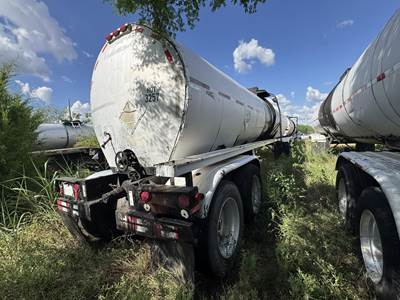 1987 Fruehauf 7,000 gal insulated steel
