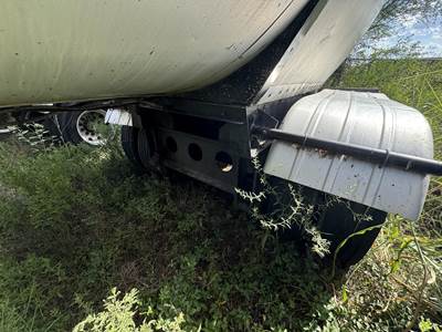 1987 Fruehauf Tandem Axle Mild Steel Asphalt Hot Oil Tank Trailer Spring Fixed Axle