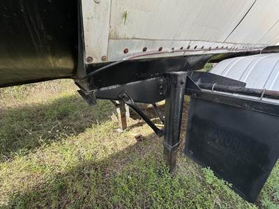 1987 Fruehauf Tandem Axle Mild Steel Asphalt Hot Oil Tank Trailer Spring Fixed Axle