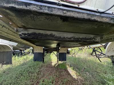1987 Fruehauf Tandem Axle Mild Steel Asphalt Hot Oil Tank Trailer Spring Fixed Axle