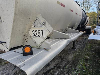 2001 Harmon Tandem Axle Mild Steel Asphalt / Hot Oil Tank Trailer - Spring, Fixed Axle