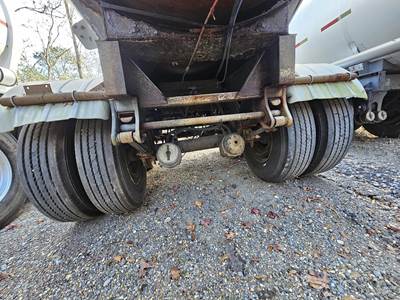 2001 Harmon Tandem Axle Mild Steel Asphalt / Hot Oil Tank Trailer - Spring, Fixed Axle