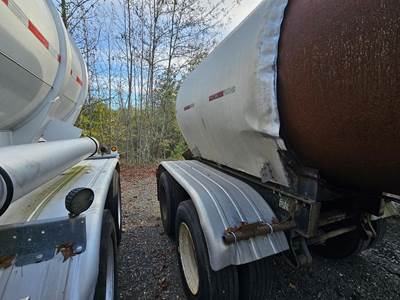 2001 Harmon Tandem Axle Mild Steel Asphalt / Hot Oil Tank Trailer - Spring, Fixed Axle