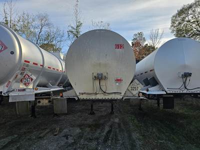 2001 Harmon Tandem Axle Mild Steel Asphalt / Hot Oil Tank Trailer - Spring, Fixed Axle