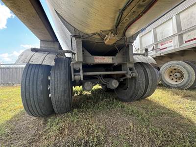 2001 Polar Tandem Axle Mild Steel Asphalt / Hot Oil Tank Trailer - Spring, Fixed Axle