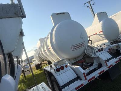 2002 Comptank Tandem Axle Plate Composite Chemical Acid Tank Trailer Spring Fixed Axle