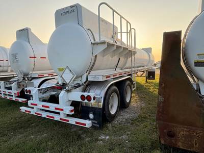 Comptank Tandem Axle Plate / Composite Chemical / Acid Tank Trailer - Air Ride, Fixed Axle