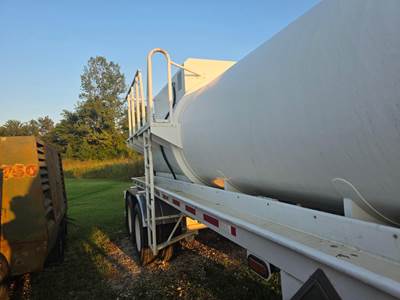 2005 Comptank Tandem Axle Plate Composite Chemical Acid Tank Trailer Air Ride Fixed Axle
