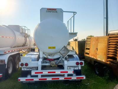 2005 Comptank Tandem Axle Plate Composite Chemical Acid Tank Trailer Air Ride Fixed Axle