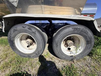 1980 Fruehauf Tandem Axle Stainless Steel Chemical / Acid Tank Trailer - Spring, Fixed Axle