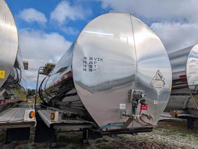 Polar Tandem Axle Stainless Steel Chemical / Acid Tank Trailer - Air Ride, Fixed Axle