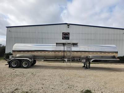 Polar Tandem Axle Stainless Steel Chemical / Acid Tank Trailer - Air Ride, Fixed Axle