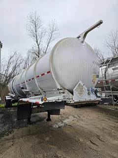 Brenner 42ft Tandem Axle Aluminum Crude Oil Tank Trailer - Air Ride, Fixed Axle