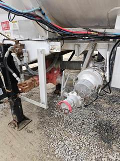 2015 Brenner 42ft Tandem Axle Aluminum Crude Oil Tank Trailer - Air Ride, Fixed Axle