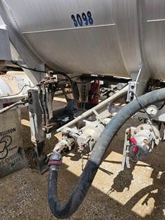 2012 Dragon 44ft Tandem Axle Aluminum Crude Oil Tank Trailer - Air Ride, Fixed Axle