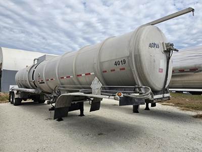 Etnyre Tandem Axle Aluminum Crude Oil Tank Trailer - Air Ride, Fixed Axle