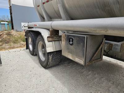2012 Etnyre Tandem Axle Aluminum Crude Oil Tank Trailer - Air Ride, Fixed Axle