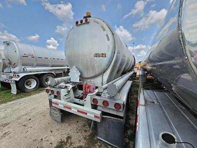 2012 Etnyre 69ft Tandem Axle Aluminum Crude Oil Tank Trailer - Air Ride, Fixed Axle