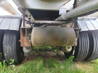 2013 Polar Tandem Axle Aluminum Crude Oil Tank Trailer - Air Ride, Fixed Axle
